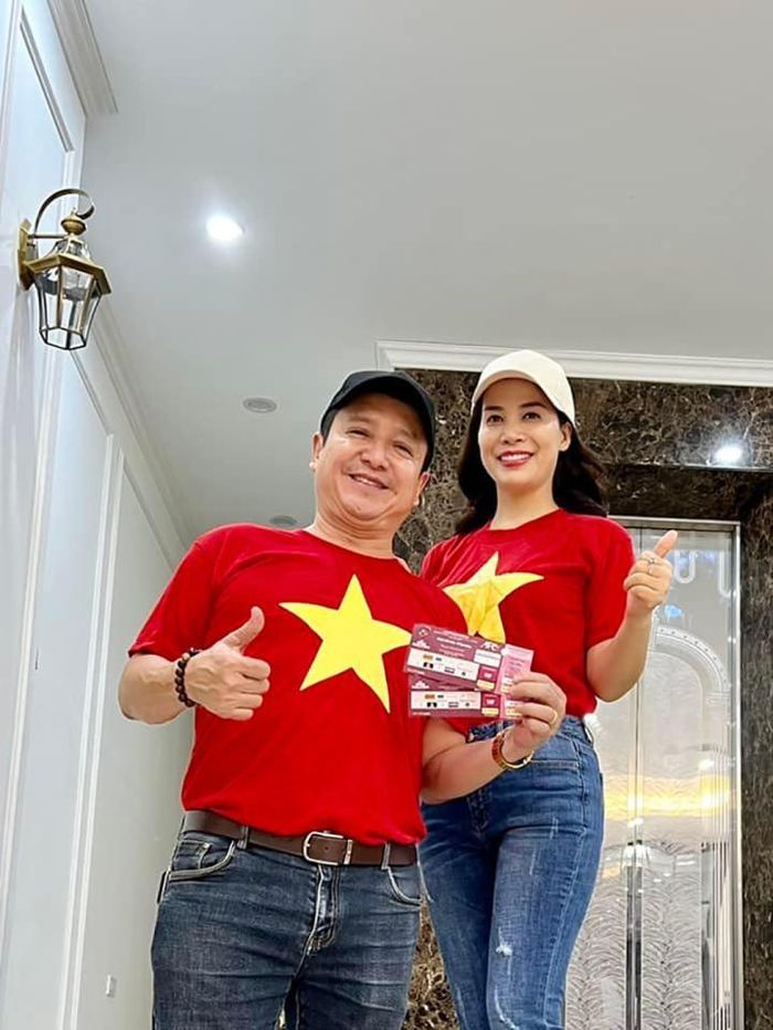 NSƯT Chí Trung ngày càng trẻ từ khi yêu doanh nhân kém 18 tuổi-2