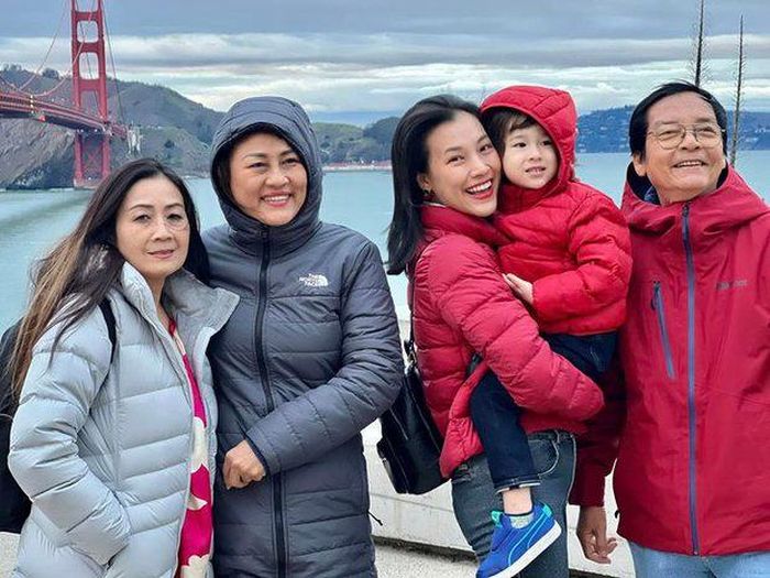 Mối quan hệ tốt đẹp của Hoàng Oanh với gia đình chồng cũ-4