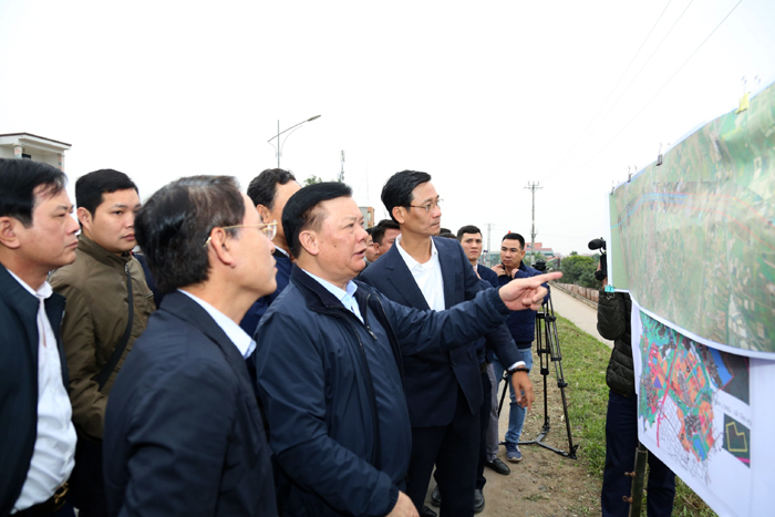 Bí thư Thành ủy Đinh Tiến Dũng kiểm tra công tác GPMB đường Vành đai 4, tại huyện Đan Phượng, Hoài Đức-1
