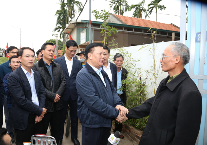 Bí thư Thành ủy Đinh Tiến Dũng kiểm tra công tác GPMB đường Vành đai 4, tại huyện Đan Phượng, Hoài Đức-4