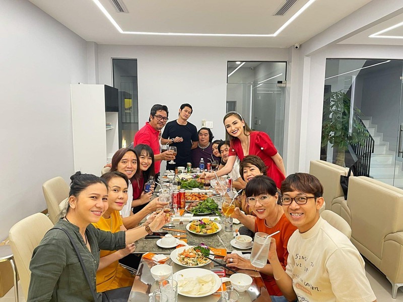 Việt Hương được chồng tặng cơ ngơi khủng, hé lộ dự định quan trọng trong tương lai-9