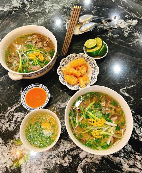Từ khi có tình yêu, Quỳnh búp bê chăm vào bếp hẳn lên, nhìn mâm cơm là thấy khéo léo-4