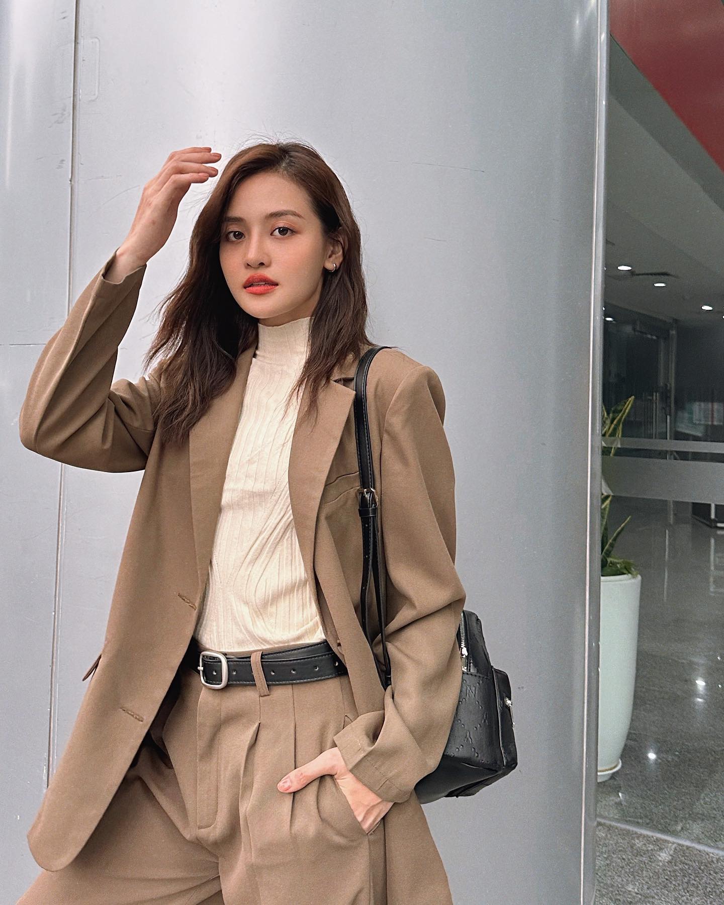 Style ngoài đời cực thời thượng của nữ chính Đừng nói khi yêu-1
