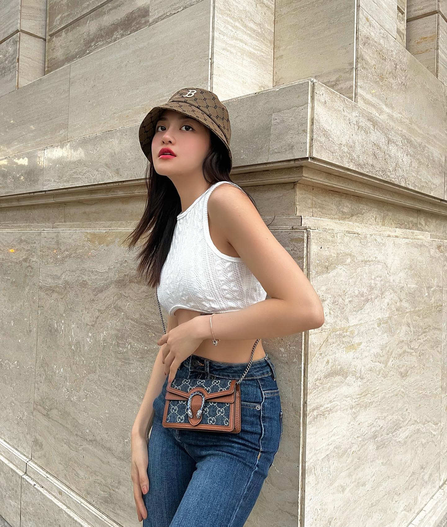 Style ngoài đời cực thời thượng của nữ chính Đừng nói khi yêu-9