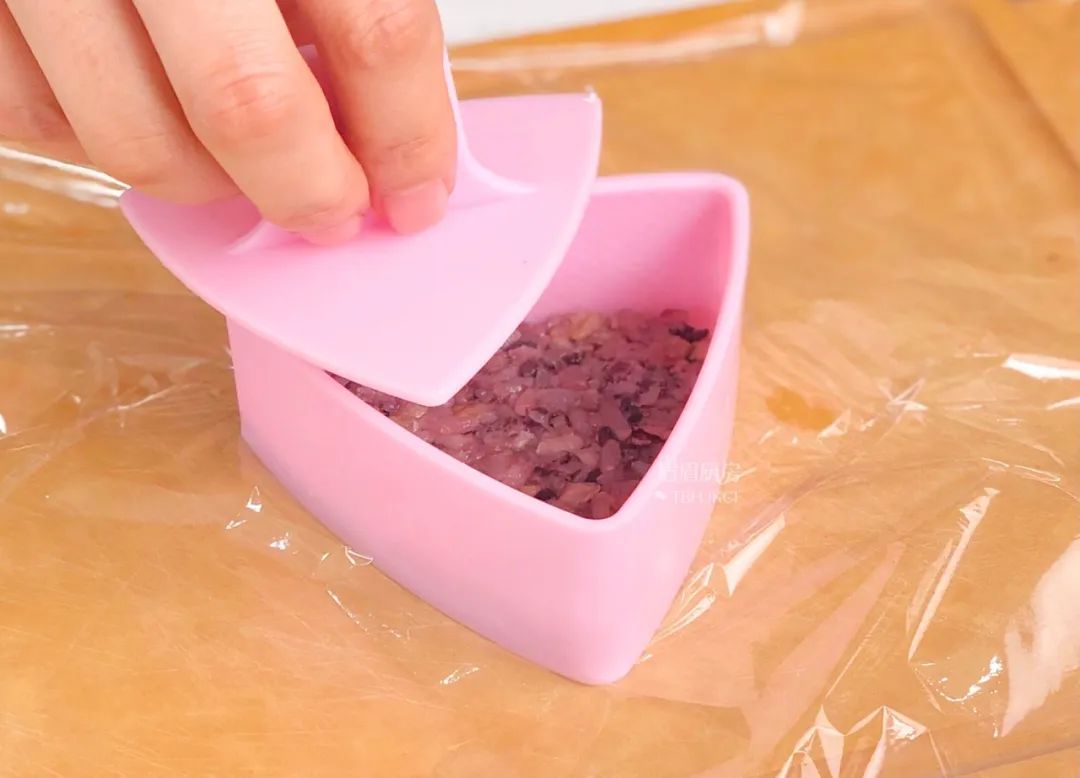 Bữa sáng ấm bụng lại giúp giảm cân với món cơm nắm dẻo thơm hấp dẫn-4