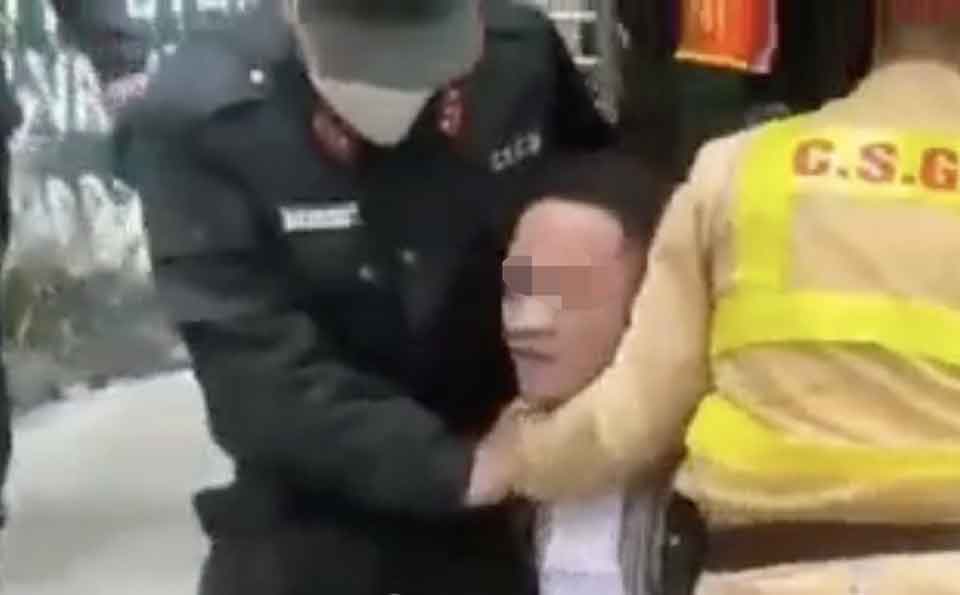 Tài xế có nồng độ cồn kịch khung, đá vào cảnh sát hình sự-1