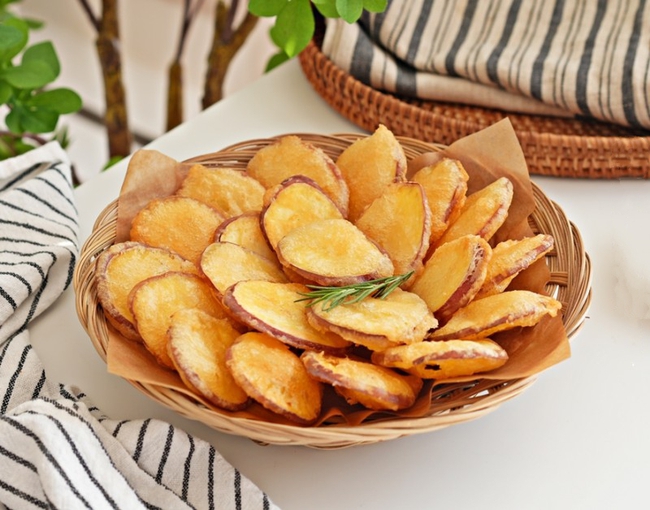 Muốn làm khoai lang chiên để lâu vẫn giòn tan, bạn không thể bỏ qua nguyên liệu này-8