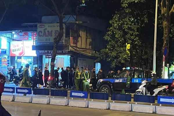 Bắt giữ hai nhóm đối tượng đang hỗn chiến trên đường phố Hà Nội-1