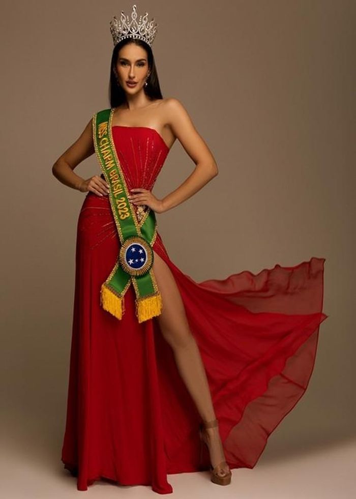 Nhan sắc mỹ nhân Brazil đăng quang Miss Charm 2023-4