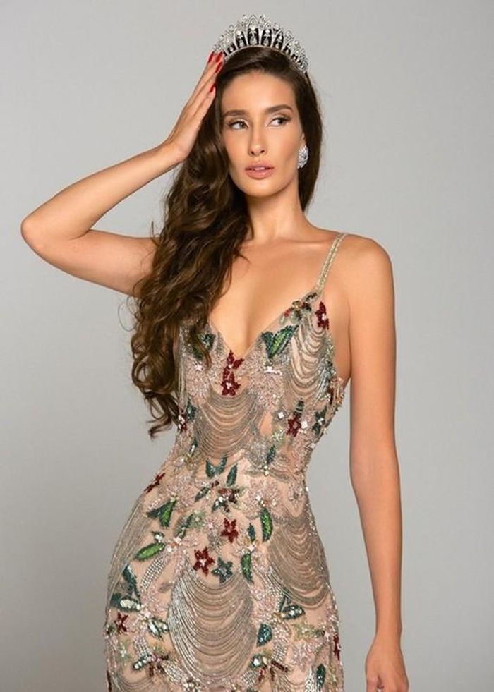 Nhan sắc mỹ nhân Brazil đăng quang Miss Charm 2023-5