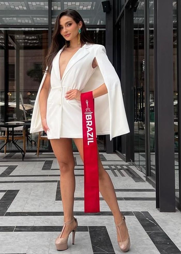 Nhan sắc mỹ nhân Brazil đăng quang Miss Charm 2023-13