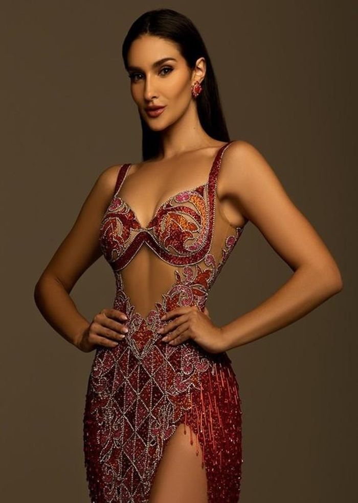 Nhan sắc mỹ nhân Brazil đăng quang Miss Charm 2023-6