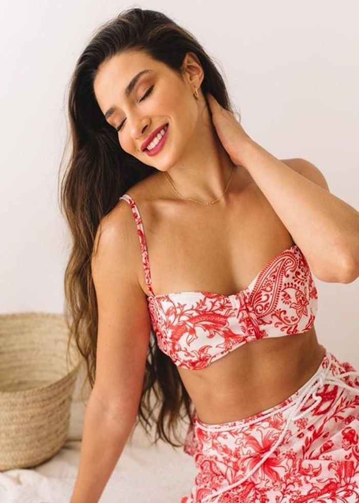 Nhan sắc mỹ nhân Brazil đăng quang Miss Charm 2023-10