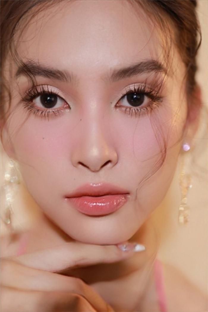 Đứng hình trước nhan sắc của Tiểu Vy sau 5 năm đăng quang Hoa hậu Việt Nam-4