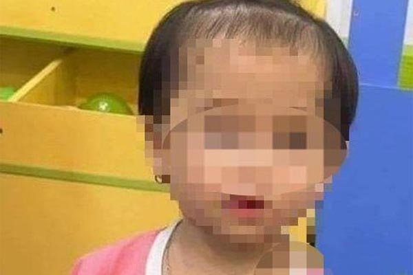 Người đàn ông tử vong vì bị gà trống khổng lồ tấn công-2