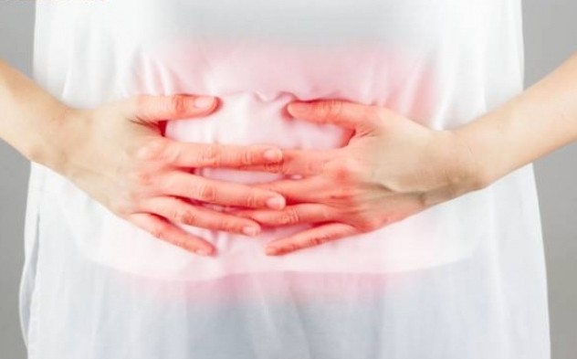 Đau bụng đi khám, cô gái choáng khi bác sĩ nói sắp sinh-1