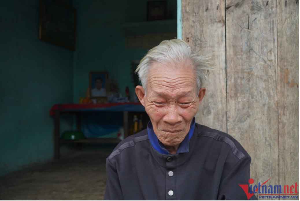 Ngã quỵ khi nhận hài cốt con trai qua Campuchia làm việc-2