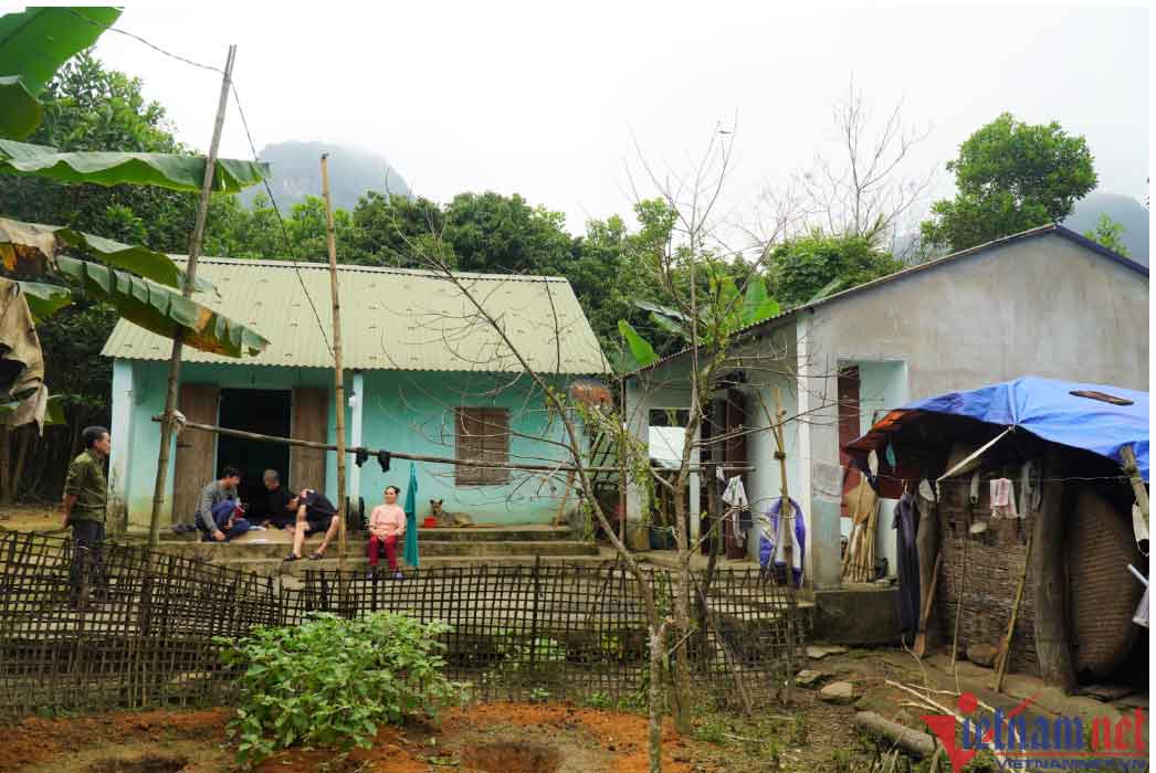 Ngã quỵ khi nhận hài cốt con trai qua Campuchia làm việc-4