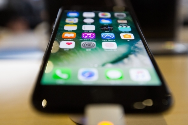 Giá iPhone đồng loạt lao dốc, iPhone 14 giảm nhanh nhất-2