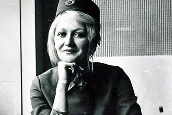 Người sống sót thần kỳ khi máy bay vỡ tung ở 10.000 m-1