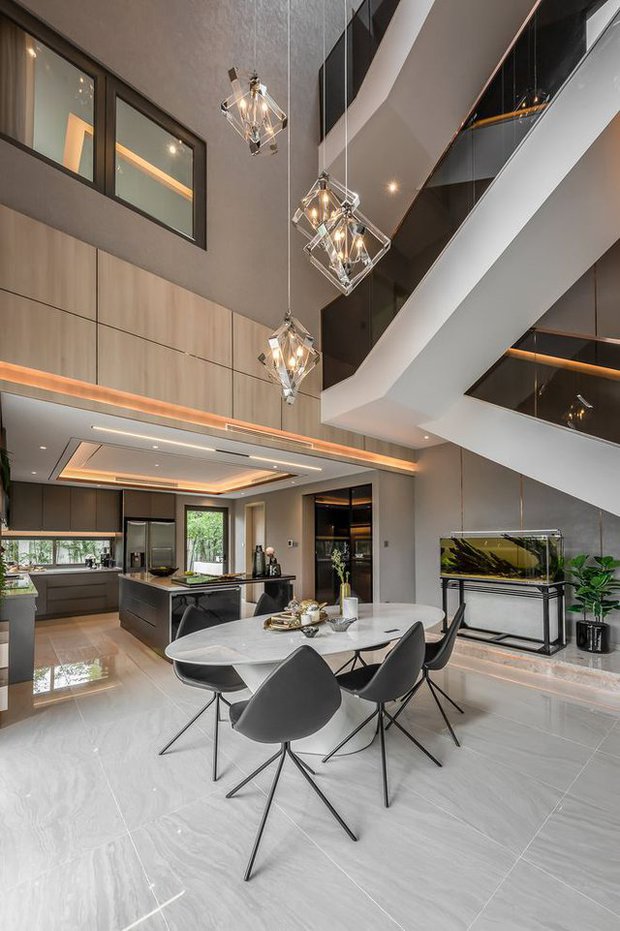 Biệt thự hơn 300m2, tốn gần 8 tỷ với thiết kế sang trọng, view có hồ có vườn thoáng mát-3