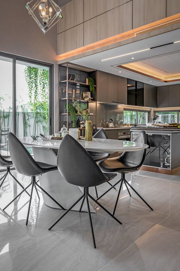 Biệt thự hơn 300m2, tốn gần 8 tỷ với thiết kế sang trọng, view có hồ có vườn thoáng mát-4