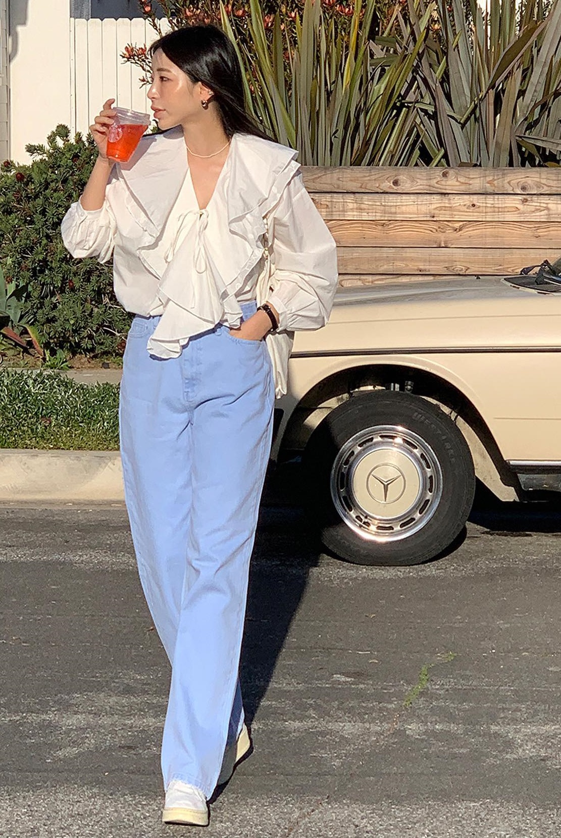 Kết hợp 5 kiểu áo với quần ống suông để mặc đẹp mỗi ngày-2