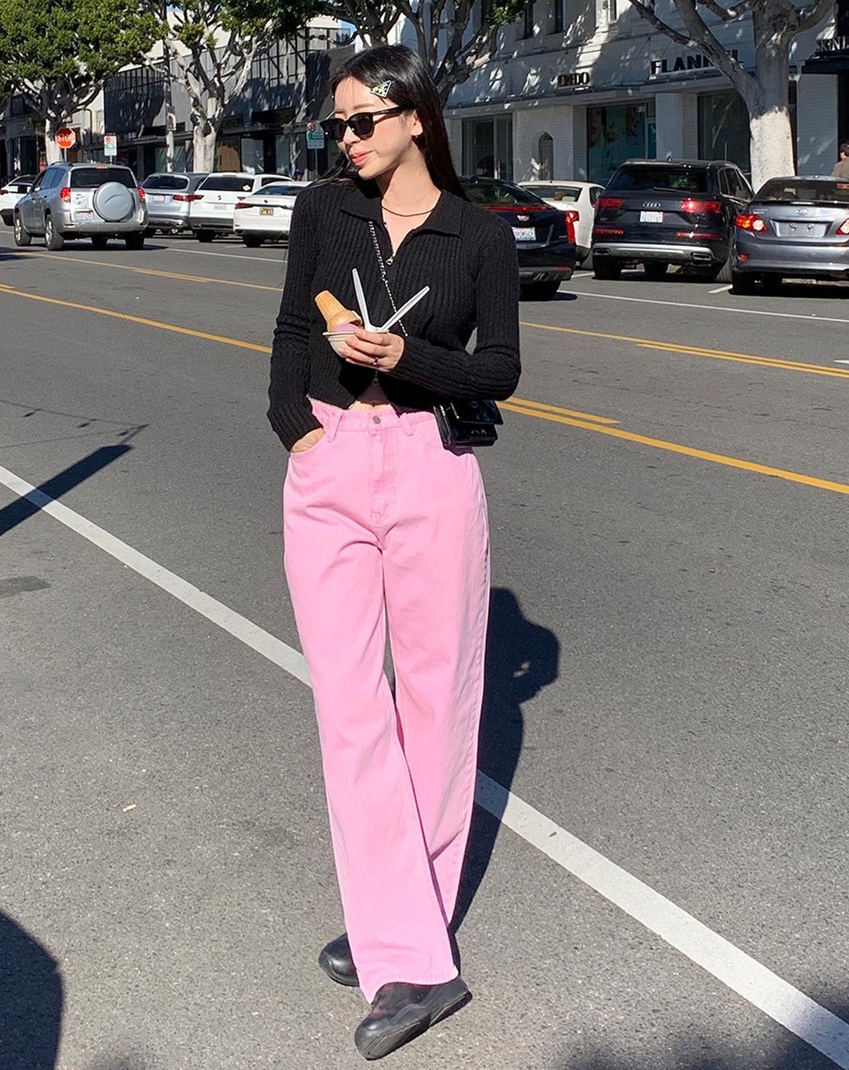 Kết hợp 5 kiểu áo với quần ống suông để mặc đẹp mỗi ngày-4