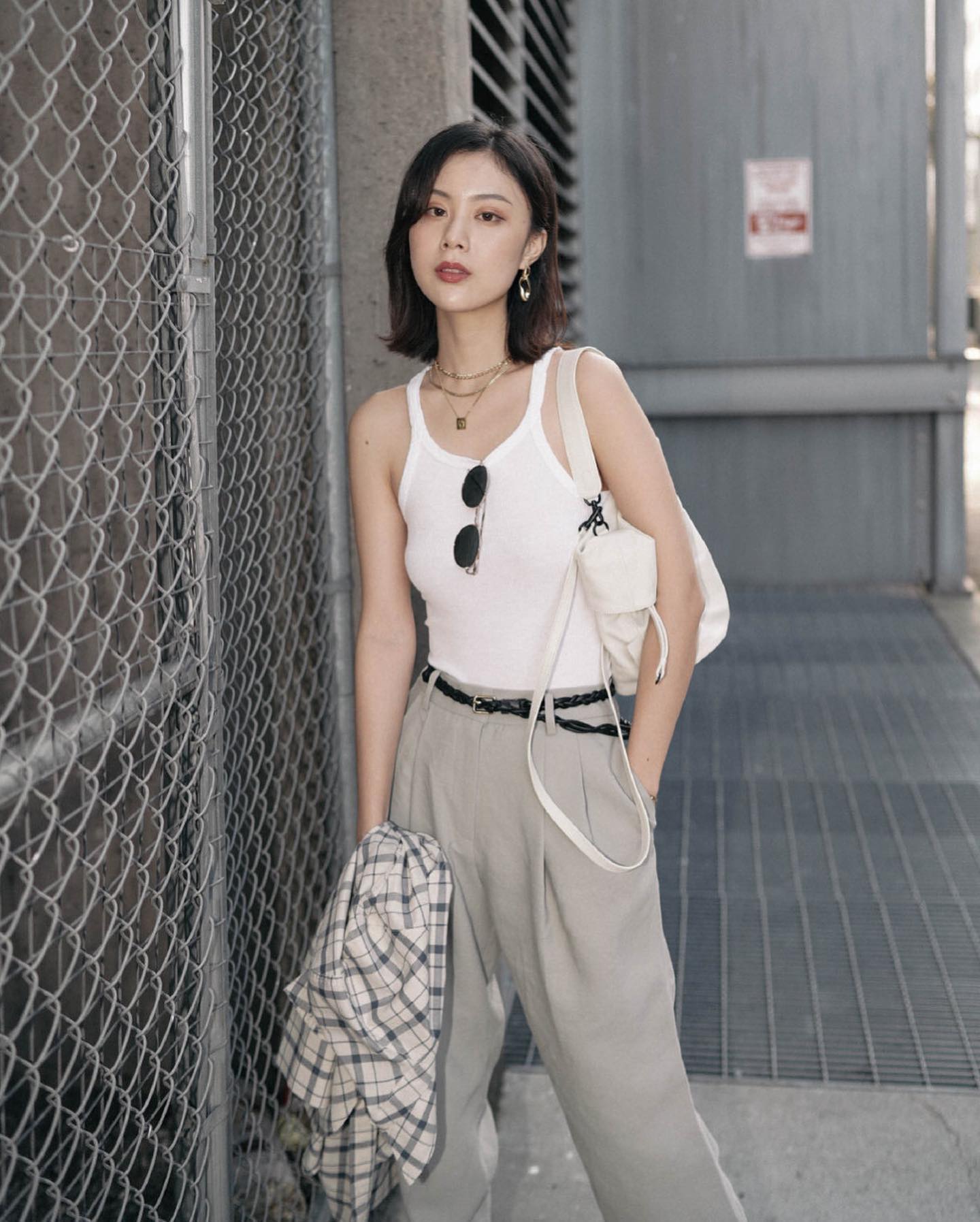 Kết hợp 5 kiểu áo với quần ống suông để mặc đẹp mỗi ngày-9