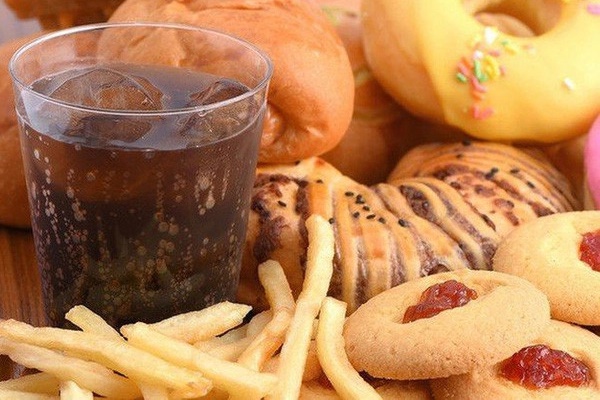 Chuyên gia dinh dưỡng cảnh báo: 6 thói quen ăn uống làm tăng nguy cơ mắc ung thư vú gấp nhiều lần-2