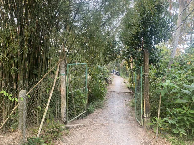 Nổ súng vì tranh chấp lối đi trong vườn sầu riêng, 1 người chết-1