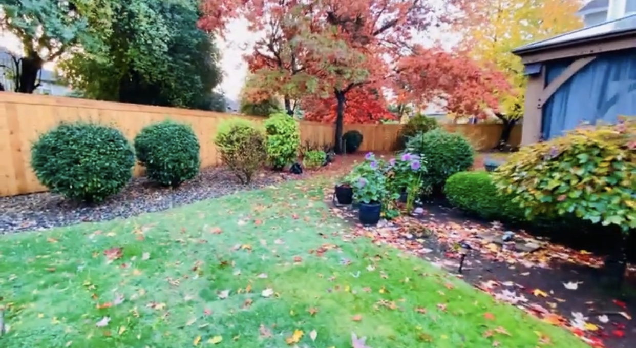 Vì một lời đồn mà ca sĩ Mạnh Quỳnh hiếm hoi khoe biệt thự đang ở, vọng lâu giữa sân gây chú ý-7