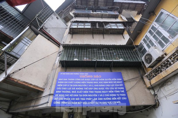 Chính quyền nói chung cư cũ nguy hiểm, người dân bảo nghiêng bền vững-1