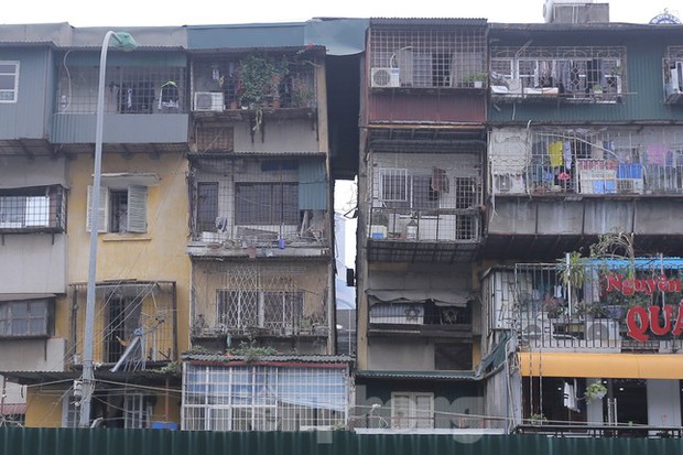 Chính quyền nói chung cư cũ nguy hiểm, người dân bảo nghiêng bền vững-5