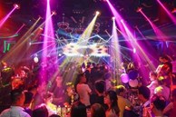 Nhiều vũ trường, karaoke ở TP.HCM cho vũ công khỏa thân, khiêu dâm
