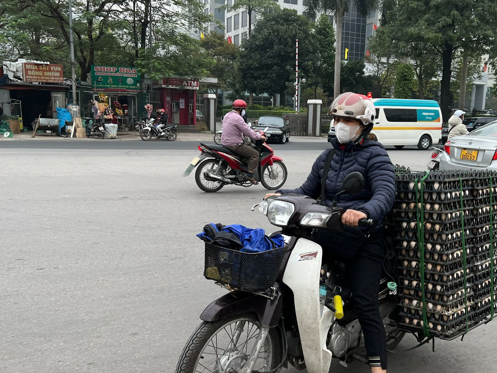 Thực hư trứng gà giải cứu” 65.000 đồng/30 quả?-4