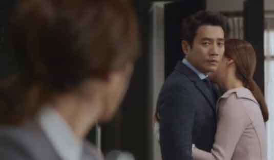 Vợ đi đánh ghen cùng đồng nghiệp, phát hiện chồng ngoại tình-1