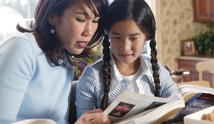 Con được 10 điểm, bố mẹ sẽ thưởng - cách giáo dục làm hại con-1