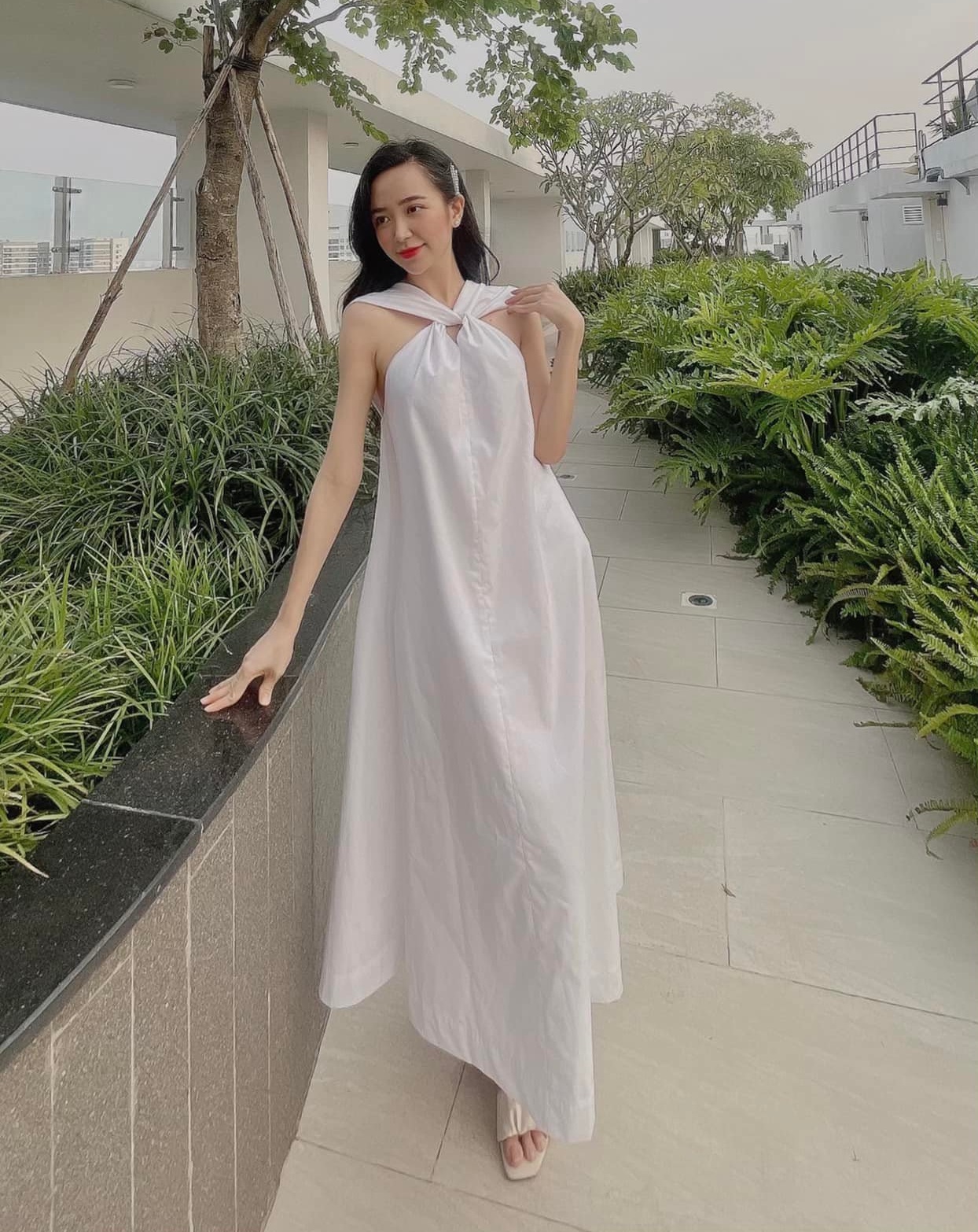 Phong cách thời trang ngọt ngào của nữ chính Dưới bóng cây hạnh phúc-10