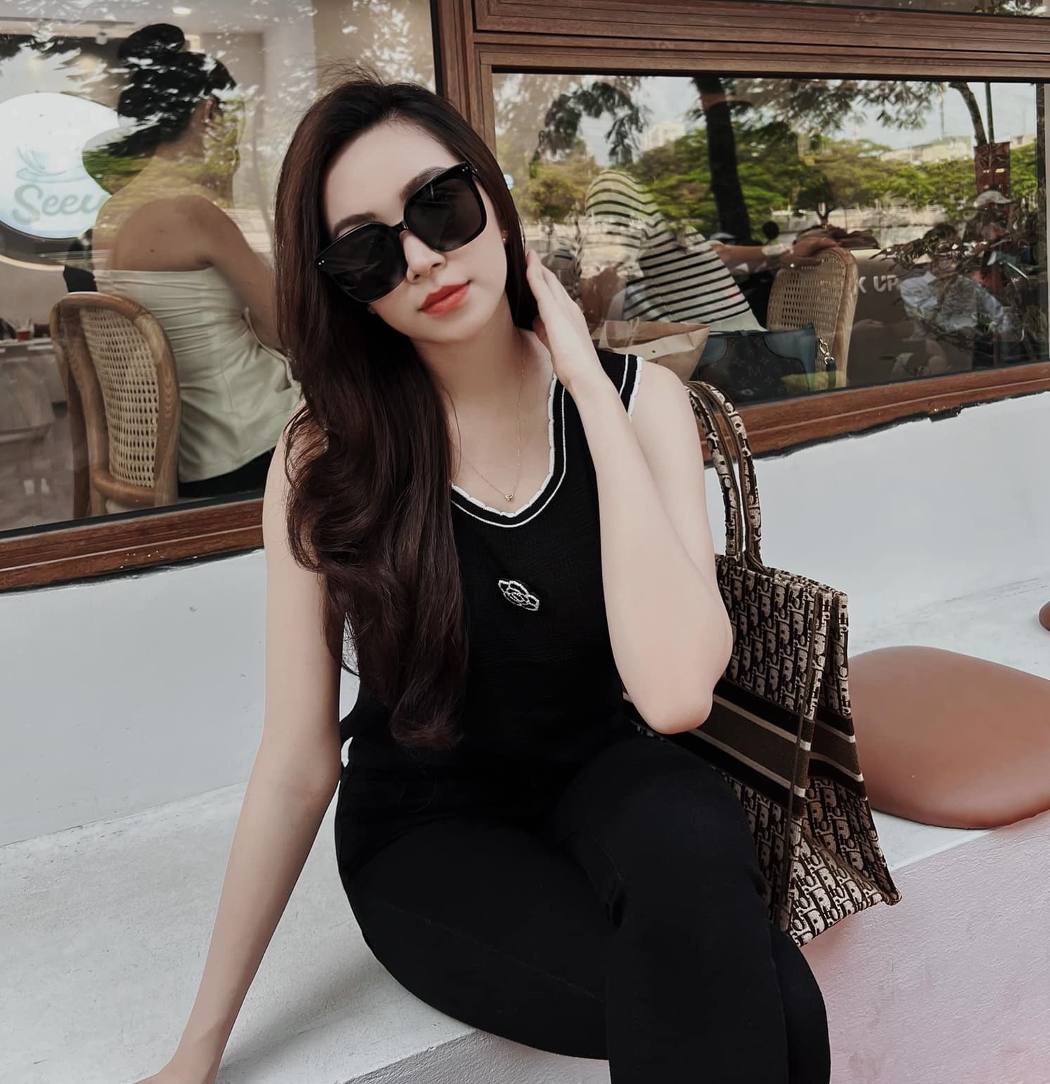 Phong cách thời trang ngọt ngào của nữ chính Dưới bóng cây hạnh phúc-4