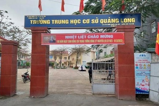 Xôn xao clip nữ sinh ép bạn làm trò phản cảm, cơ quan quản lý giáo dục địa phương 'lên tiếng'