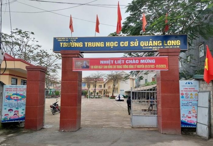 Xôn xao clip nữ sinh ép bạn làm trò phản cảm, cơ quan quản lý giáo dục địa phương lên tiếng-2