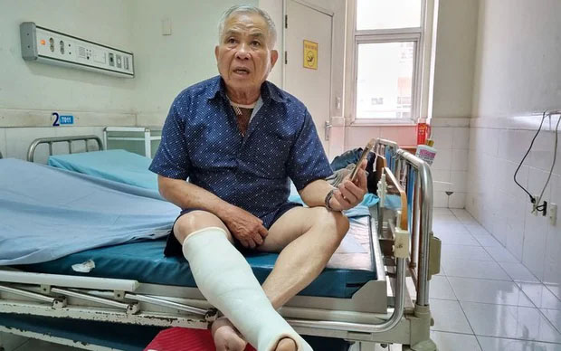 Nạn nhân kể phút hoảng loạn kêu cứu trên xe khách lúc tông vào ô tô tải đỗ bên đường-2