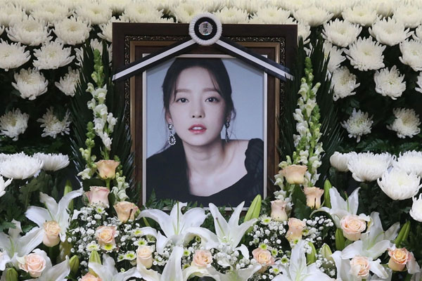 Vì sao ngày càng nhiều người Hàn Quốc tìm đến cái chết-1