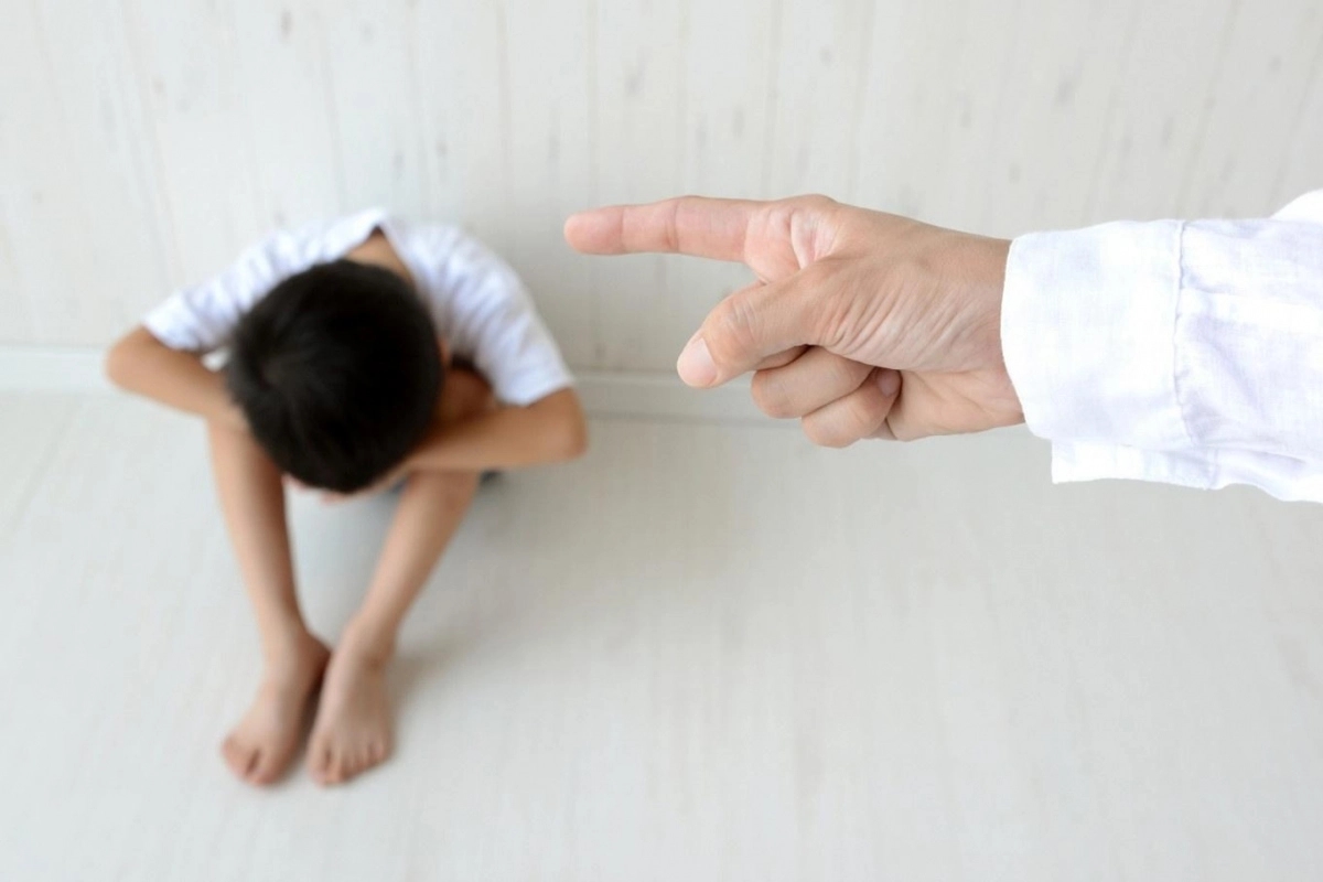 Kỷ luật bằng bạo lực ảnh hưởng như thế nào tới tâm lý của trẻ vị thành niên?-1