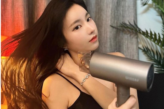 5 cách giúp các chị em có mái tóc suôn mượt bồng bềnh chuẩn Salon