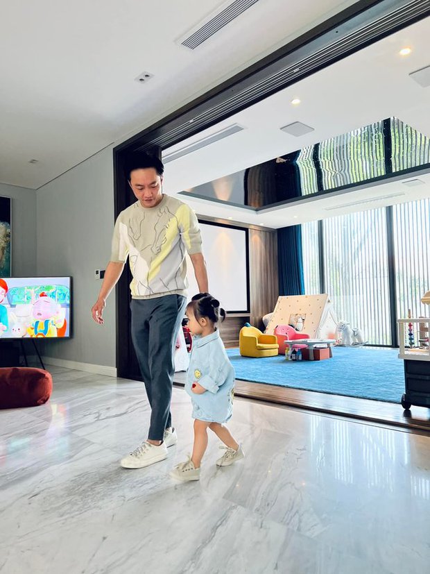 Tại sao nói Full House của Cường Đô La siêu giàu? Chỉ nhìn phòng chơi cho ái nữ thì ai cũng phải trầm trồ-18