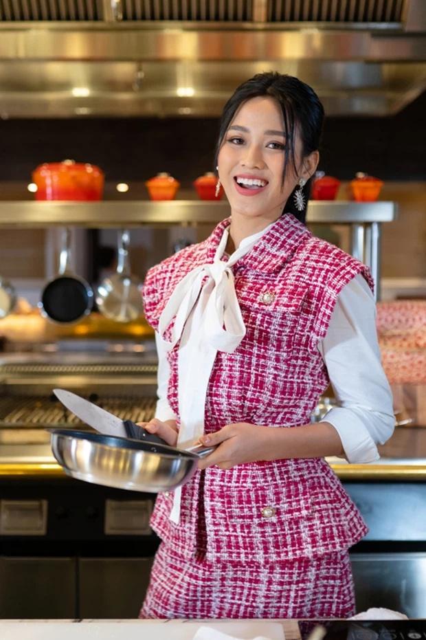 Lương Thùy Linh diện set đồ quét đất hơn 100 triệu đi chợ cóc-6