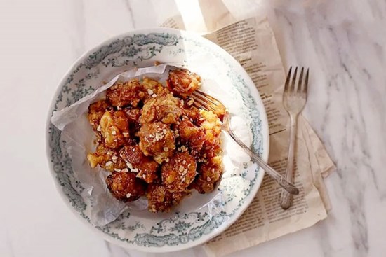 Gà chiên giòn sốt mặn ngọt: Làm đơn giản, càng ăn càng thấy ngon!