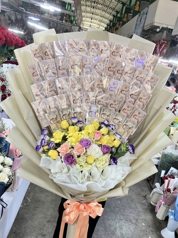 Shipper ăn cắp bó hoa tiền trị giá nghìn USD-2